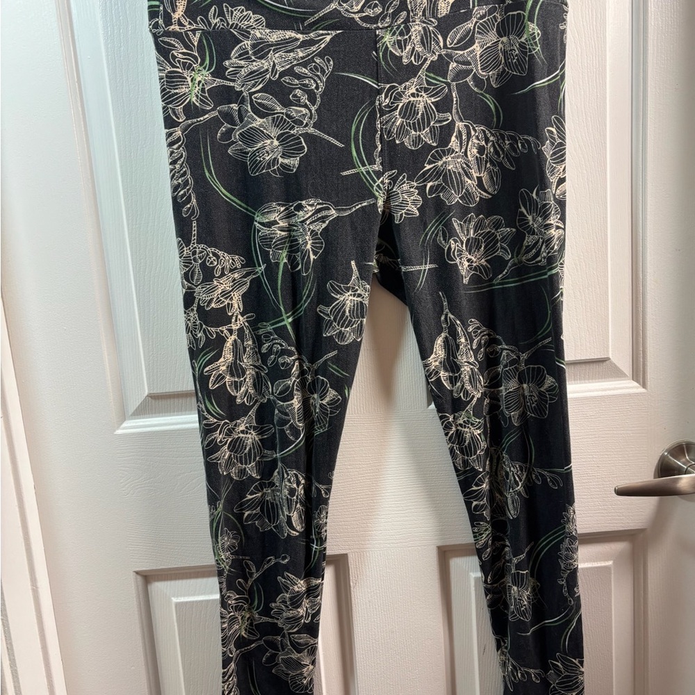 Floral Black and White Scarf